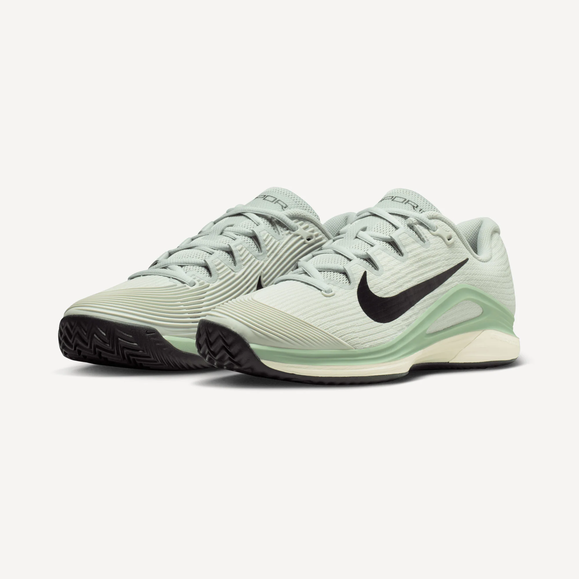 Nike Vapor 12 HC tennis shoes (Light Silver, Black and Steam)